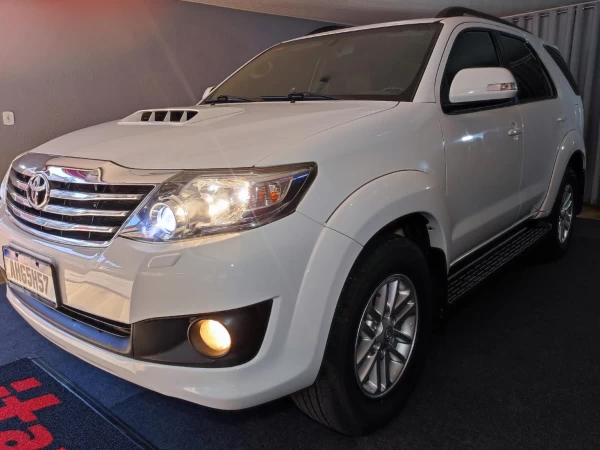 Toyota Hilux Sw4 SRV 7 LUGARES