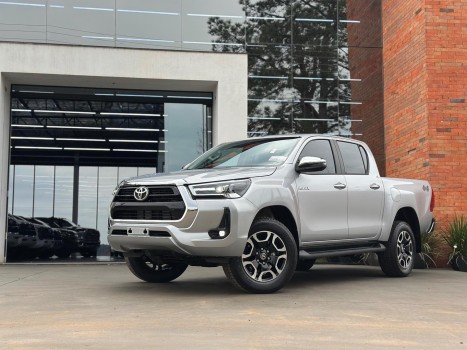 Toyota  hilux 2.8 srv 4x4 cd 16v diesel 4p automatico