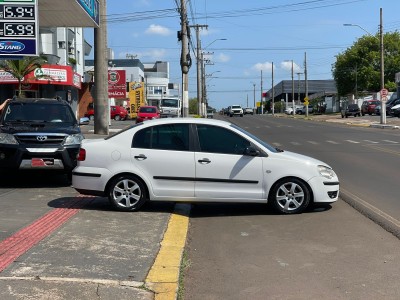 Volkswagen Polo Sedan 1.6 Mi Total Flex 2008 Completo