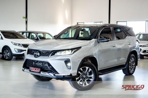 Toyota Hilux Sw4 Diamond 2.8 *** Impecável baixa km***