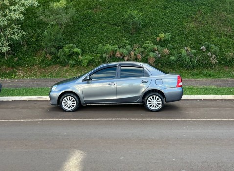 Toyota Etios XLS