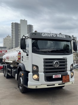 VOLKSWAGEN VW 24 - 260 E Constellation 6x2 2p Diesel (Man)