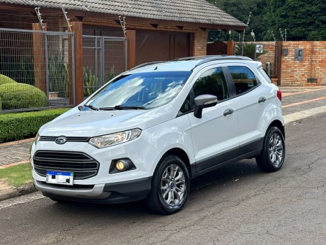 Ford Ecosport Freestyle automático