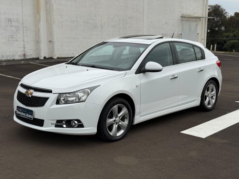 Chevrolet Cruze LTZ e teto solar