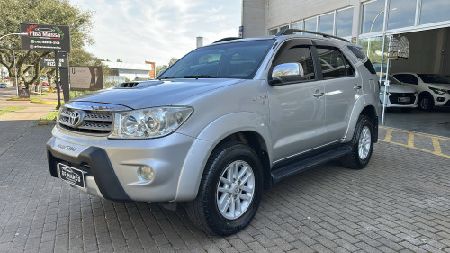 Toyota Hilux Sw4 SRV 4x4