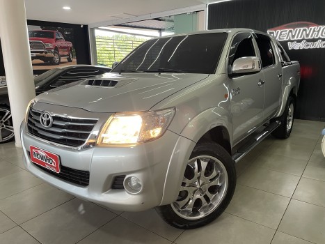 Toyota Hilux 3.0 Turbo Diesel 4x4 Mecânica – 2014