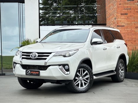 Toyota  hilux sw4 2.8 srx 4x4 16v turbo intercooler diesel 4p