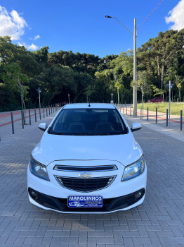 Chevrolet Prisma 2013 Completo 1.4 Lt 87 mil km veículo impecável