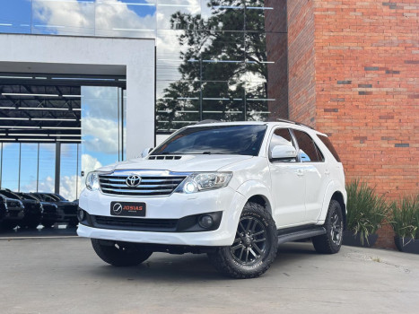 Toyota  hilux sw4 srv 4x4 3.0 automatico