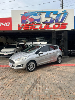 Ford Fiesta TITANIUM 1.6 AUT