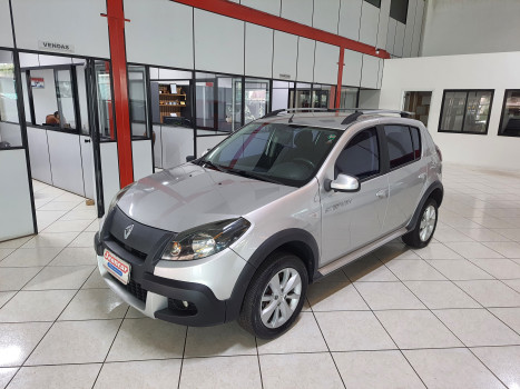 Renault Sandero STEPWAY Hi-Flex 1.6 16V 5p Aut.