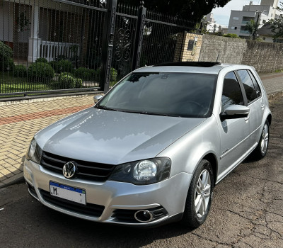 Volkswagen Golf Sportline 2.0 automático