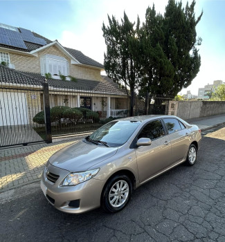 Toyota Corolla Sedan GLI automático