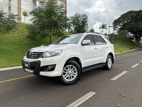 Toyota Hilux Sw4 SRV 3.0 4x4 - 7 Lugares