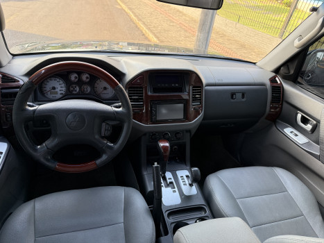Mitsubishi Pajero Full GLS 4X4 7 LUGARES