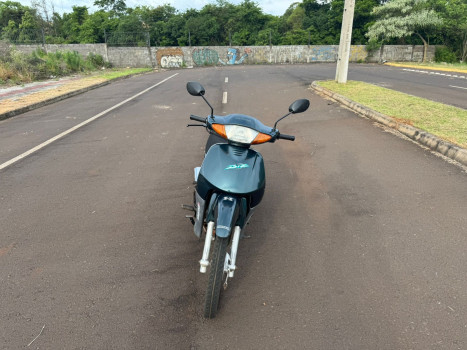 Honda Biz 100 cc 2002 com partida