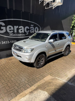 Toyota Hilux Sw4 srv 4x4