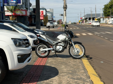 Honda Nx 4 Falcon 400 2006 com Acessórios