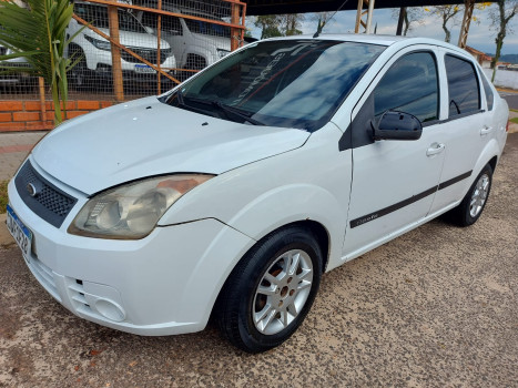 Ford Fiesta SEDAN 1.6