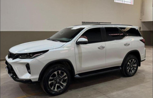 Toyota  sw4 dsl 4x4 srx platinum at 7s