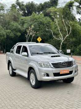 Toyota Hilux SRV 3.0 D-4D 4x4