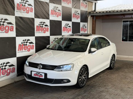 Volkswagen Jetta highline 200 cv