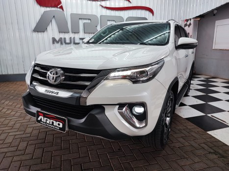 Toyota Hilux SW4 Diamond 2.8 TB 4x4 Die. Aut 2.8 SRX DIAMOND 4X4 7 LUGARES 16V TURBO INTERCOOLER DIESEL 4P AUTOMÁTICO
