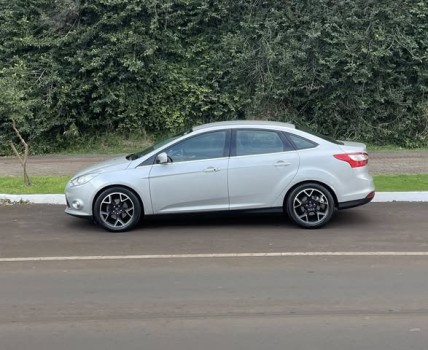 Ford Focus TITANIUM 2.0 CAMBIO AUTOMATICO