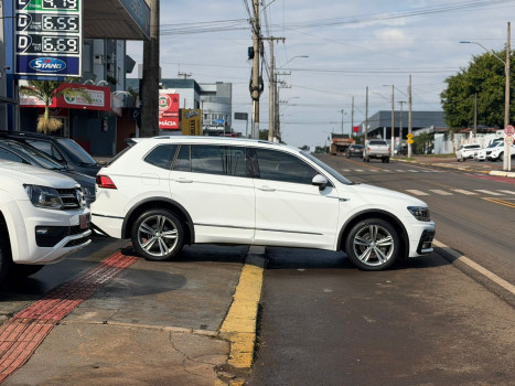 Volkswagen Tiguan R-Line Allspace 350 Tsi 2.0 4x4 2019 Completa