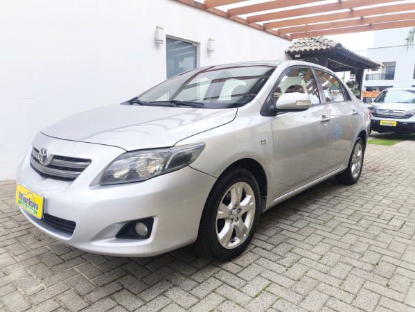 Toyota Corolla Sedan XEi automático