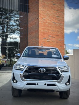 Toyota Hilux SRX