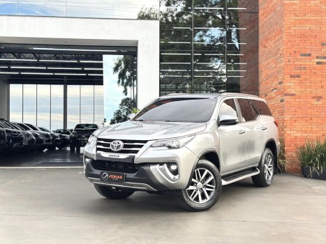 Toyota  hilux sw4 2.8 srx 4x4 7 lugares 16v turbo intercooler diesel 4p automatico