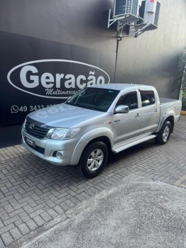 Toyota Hilux /  CD4X2 SR