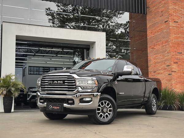 RAM  3500 longhorn 6.7d