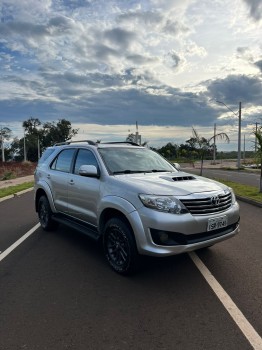 Toyota Hilux SW4 SRV 07 Lugares