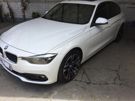 BMW 320 top de linha