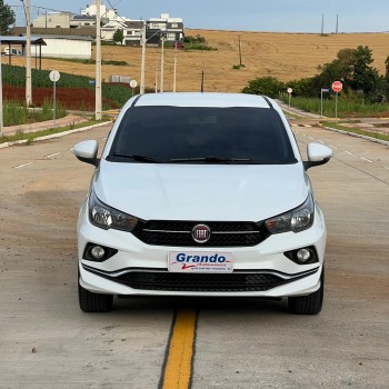 Fiat Cronos Precision 1.8 Automático