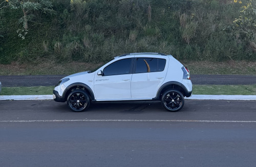 Renault Sandero STEPWAY 1.6 CAMBIO AUTOMATICO