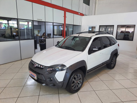 Fiat Palio Week. Adventure 1.8 mpi Flex