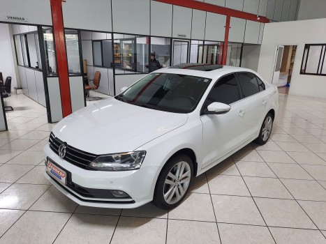 Volkswagen Jetta Highline 2.0 TSI 16V 4p Tiptronic