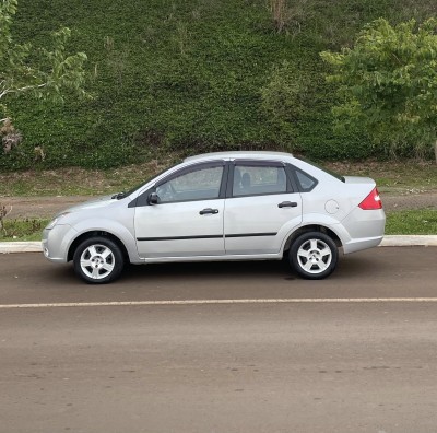 Fiesta SEDAN 1.0 COMPLETO
