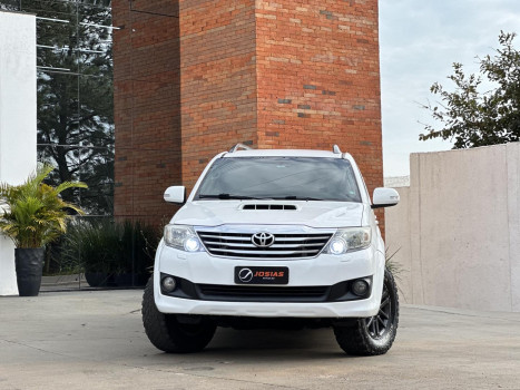 Toyota  hilux sw4 srv 4x4 3.0 automatico