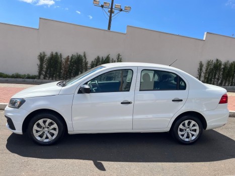 Volkswagen Voyage 1.6 completo