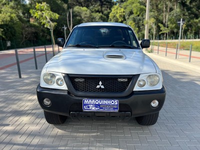 Mitshubishi L200 GL 2012 Diesel 4x4 completa Único Dono Veículo Impecável