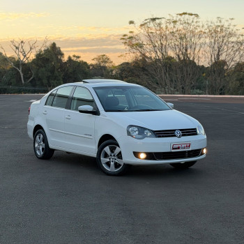 Volkswagen Polo Polo Sedan Comfortline 1.6 8V (Flex) 2014