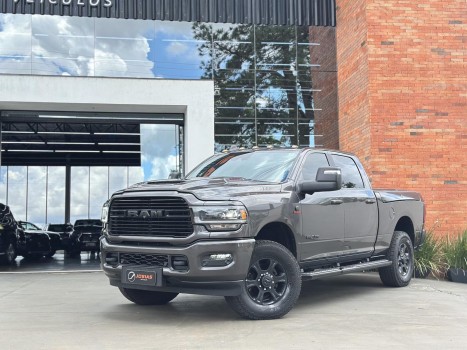 RAM  3500 laramie 6.7 night edition cd 4x4 die